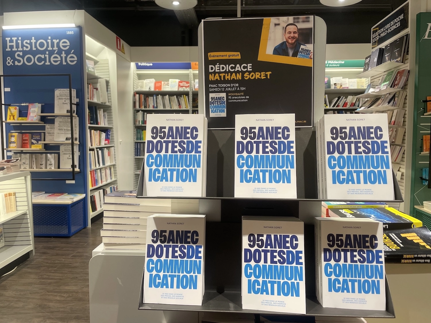 Mon livre en tête de gondole à la Fnac.. La fierté !